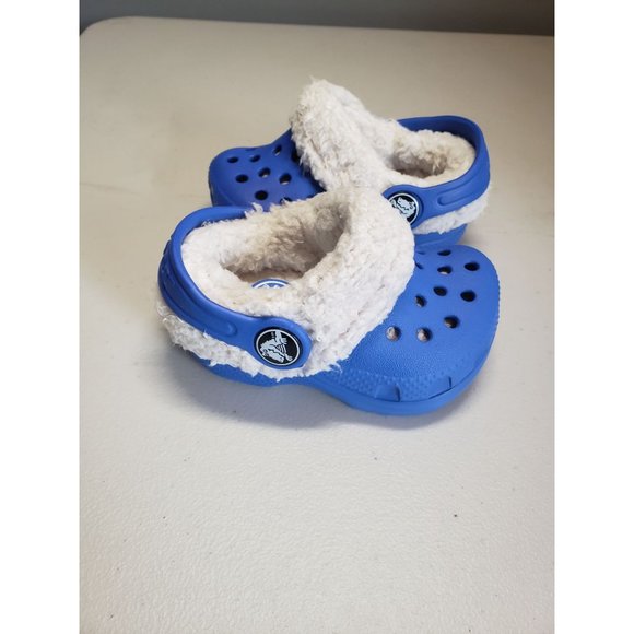 Infant Crocs With Fur Lining Size 2/3. - Picture 3 of 5